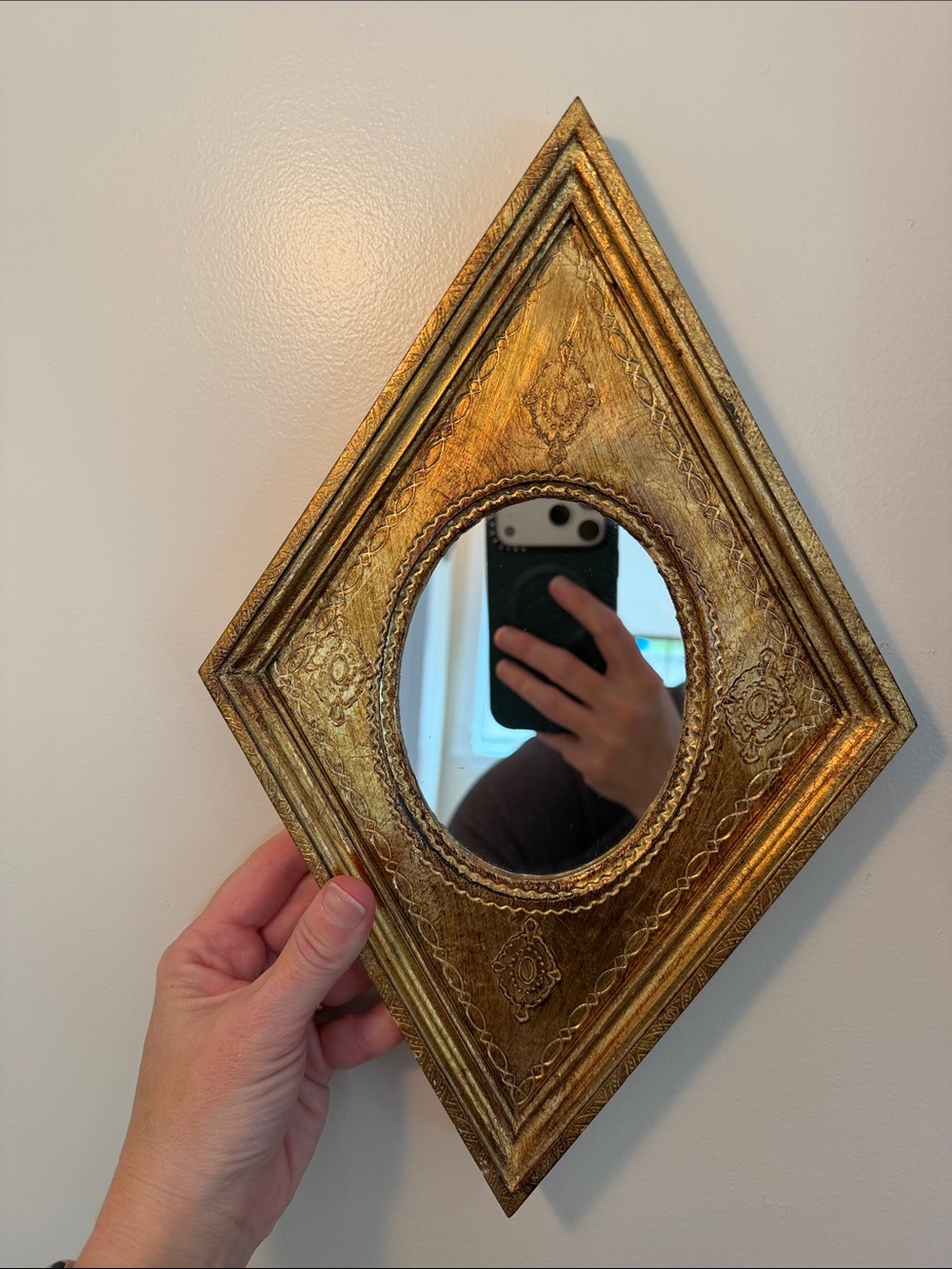 Vintage Italian Florentine Wood Gold Diamond Shape Mirror. - Picture 4 of 12